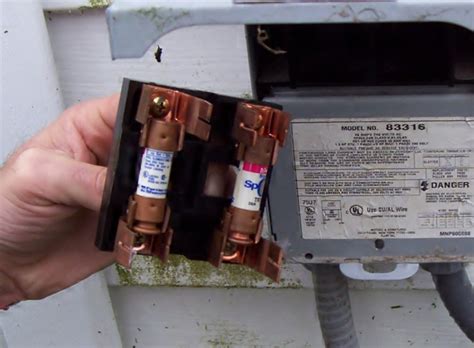 Is your air condition fan not working? How to Clean Air Conditioner Coils