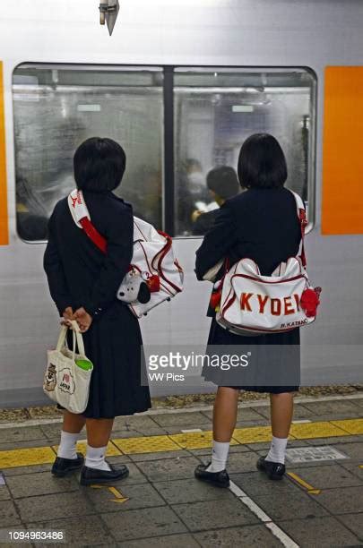 Japanese Girls Pics Photos Et Images De Collection Getty Images