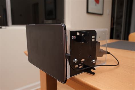 Adapting The Nexus 7 For A Double Din Car Dashboard Opening Hackaday