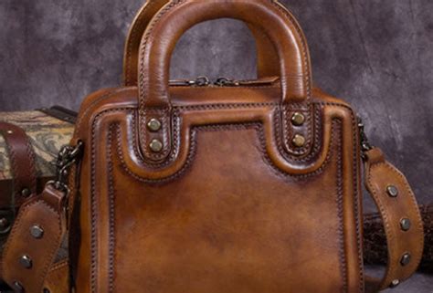 Genuine Leather Handbag Vintage Rivet Crossbody Bag Cube Shoulder Bag