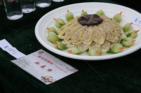 Manfaat dari segmentasi pasar secara umum segmentasi bermanfaat untuk meningkatkan posisi kompetisi perusahaan dan memberikan pelayanan yang lebih. Proposal Usaha Makanan Dimsum - Analisa Usaha Siomay ...