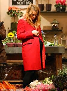 Daily Entertainments Where Did That Come From Heavily Pregnant Billie Piper Struggles To Shop