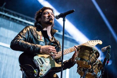 La denuncia dell'attrice sui social insieme al collega ciro priello, contro il d . GRAN VELADA DE LEÓN LARREGUI EN EL METROPOLITAN ...