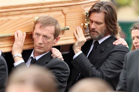 Jim Carrey Carries Late Girlfriends Coffin In Funeral Page Six