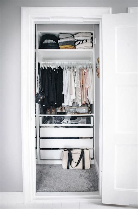 An open wardrobe for small bedrooms. IMG_2912 | Apartment closet organization, Closet apartment ...