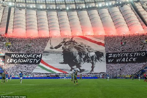 The 10 Best Alternative Tifo Displays In World Football Daily Mail Online