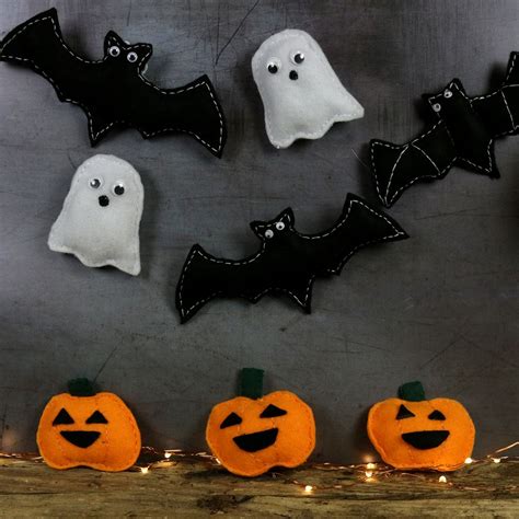 Diy Felt Halloween Decorations With Free Template Halloween Felt