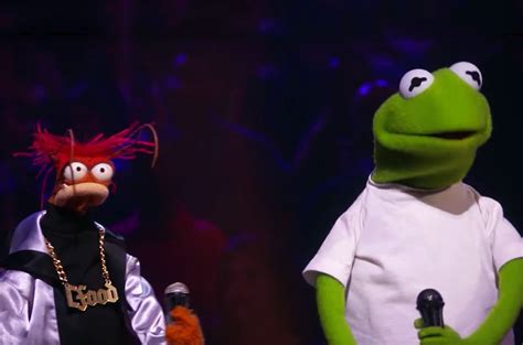 Kermit The Frog And Miss Piggy Rap Battle On Drop The Mic Watch