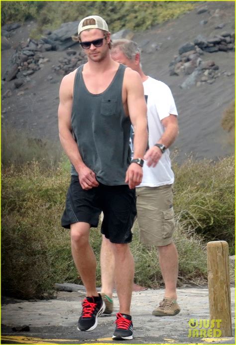 Chris Hemsworth Pregnant Elsa Pataky Enjoy Day Off With India Photo Celebrity