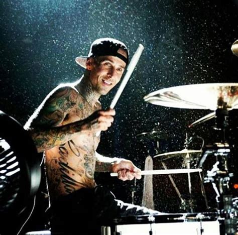 Pin By Mary Martin On Magnificent Drums And Drummers Blink Travis Blink Travis Barker
