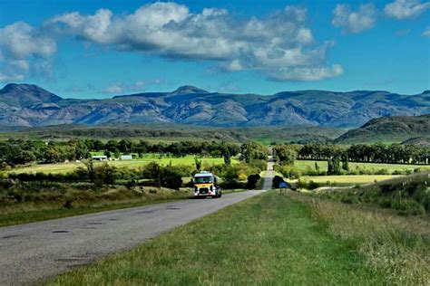 Cuenta con 2165 habitantes (indec, 2010), lo que representa un incremento del 42. Sierra de la Ventana. Provincia de Buenos Aires. Argentina ...
