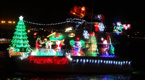 Tips On Decorating Your Boat For Holiday Parades The Log