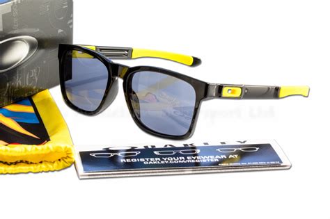 What makes oakley standard issue different? OAKLEY Catalyst Valentino Rossi VR46 Sunglasses ...