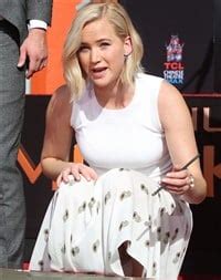 Jennifer Lawrence Shows Her Mound In Upskirt Panties Pics