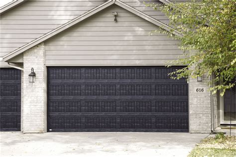 5 Popular Garage Doors For 2020 2021 Spectrum Overhead Door Llc