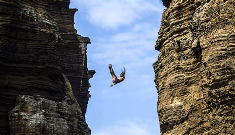 8 Jaw Dropping Photos From The Red Bull Cliff Diving World Series For The Win
