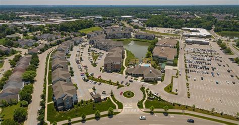 Carmel Apartment Exterior Photos | Lakeside Apartments