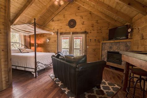 Show cases our beautiful cabins in the woods. Pin by Diana Simmons on cabins pet friendly | One room ...
