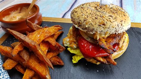 To keep the avocado in. Cajun Chicken Burger - BiaMaith.ie