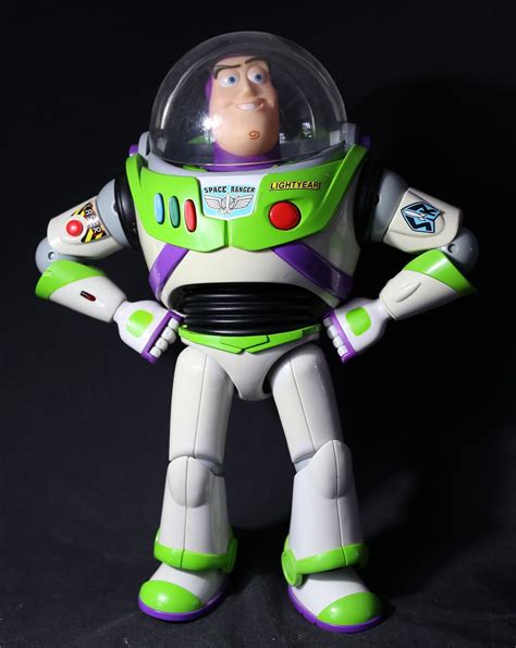 toy story buzz lightyear signature collection