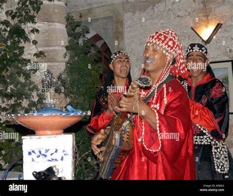 Moroccan Folklore Entertainment Hi Res Stock Photography And Images Alamy