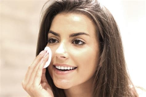 12 Natural Beauty Tips for a Healthy Glowing Skin