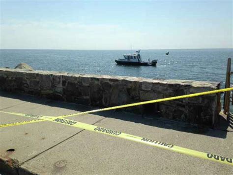 Womans Body Washes Ashore In Stratford Connecticut Post