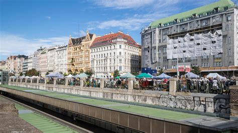 Lgbtq Feindliches Plakat Vor Wiener Szenelokal Angebracht