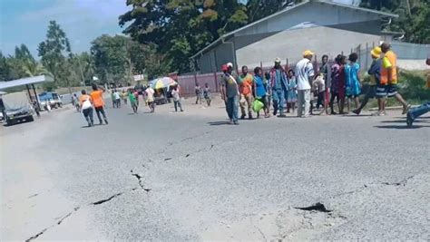 Papua New Guinea Rocked By Magnitude 76 Earthquake Tsunami Threat