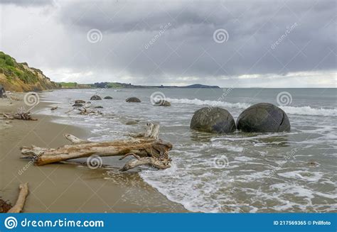 Moeraki Boulders At Koekohe Beach Stock Image Image Of Nodules