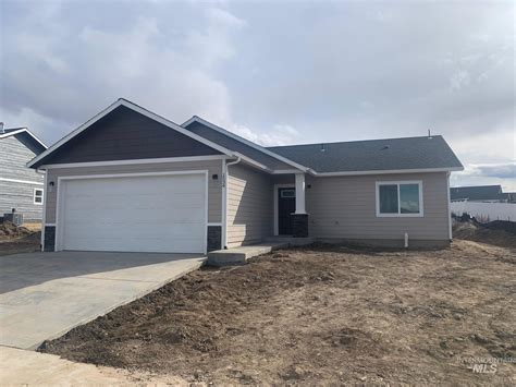 3218 Expedition Way Lewiston Id 83501 Mls 98880433 Redfin