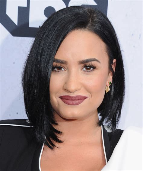 Demi Lovato Shares Body Positive Snaps Demi Lovato Short Hair Demi
