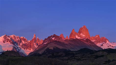 Alpen Glow Over El Chalten Patagonia Argentina At Sunrise Oc 4000
