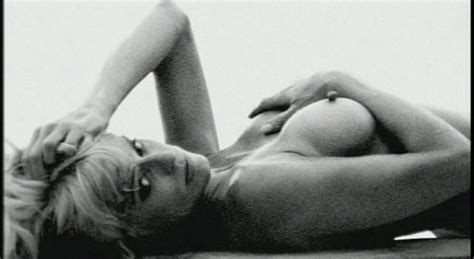 Farrah Fawcett Nude Pics Page 1