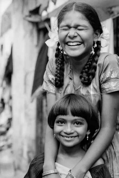 おかっぱ頭の女の子と三つ編みの女の子【インド】 旅と写真とエッセイ by オザワテツ