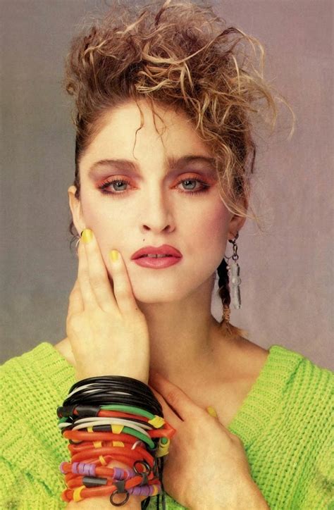 Madonna hair madonna looks madonna vogue madonna 80s madonna true blue madonna pictures divas actrices hollywood pop music. Eye makeup look 80's icon series : #4 Madonna
