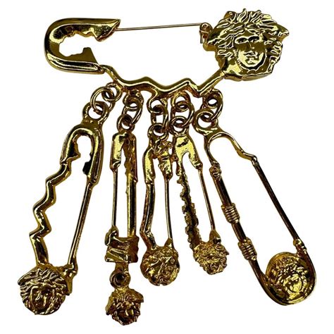 Ss 1994 Gianni Versace Gold Tone Medusa Logo Safety Pin Costume Brooch