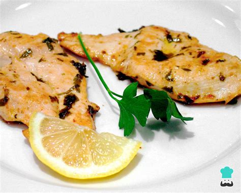 Filé de frango grelhado na frigideira - rápido e fácil