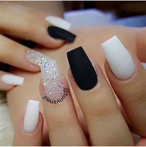 Uñas acrilicas negras mate con dorado is now becoming widely popular by friends all around us, one of these buddy. Uñas Acrilicas De Moda Negras Mate - Unas Acrilicas