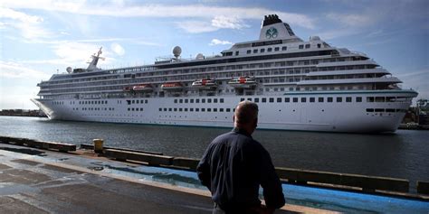 us court issued an arrest warrant for a luxury cruise ship