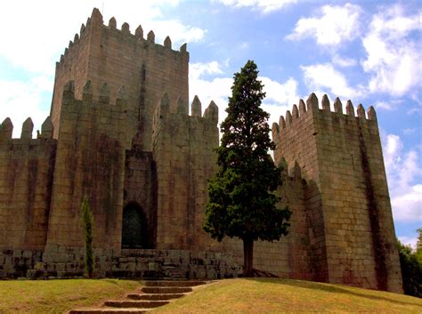 Castelos Medievais Castelos Dos Guimarães Portugal Deviante