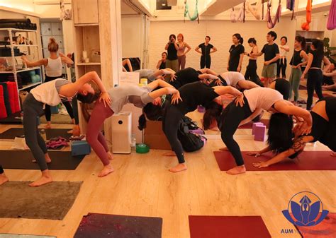 Aum Yoga 200小時流瑜珈導師課程 Hello Yogis