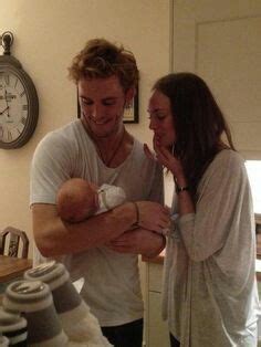 Patrick has 5 jobs listed on their profile. They're such adorable parents!!! | Sam claflin, Fotos ...