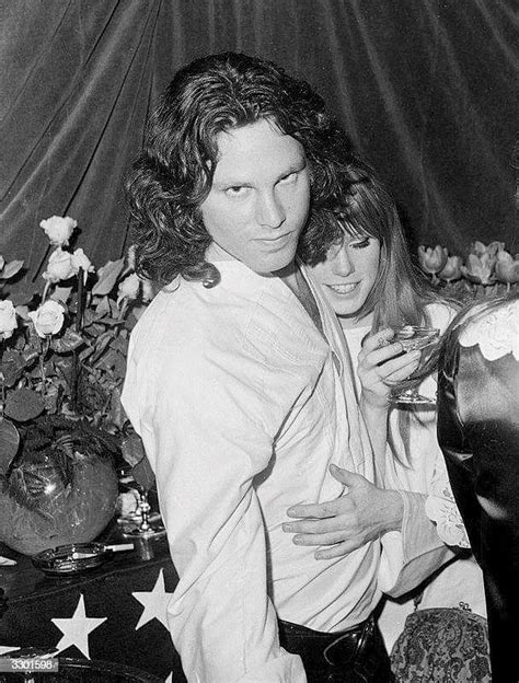Pam Courson Jim Morrison Pamela Courson Pamela Courson el misterio detrás de la vida de la