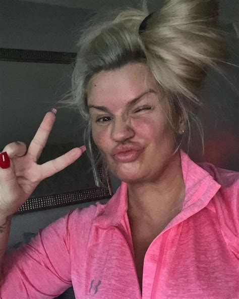 kerry katona diagnosed with devastating condition leaving body covered in fatty lumps irish
