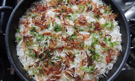 Nasi gurih daun jeruk rice cooker nasi daun jeruk nasi gurih sambal matah nasi daun jeruk tanpa santan. Resep Nasi Liwet Briyani Bumbu Nusantara