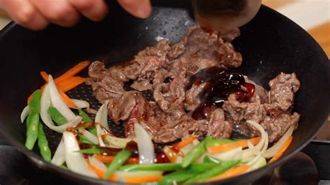 Teriyaki Beef Rice Burgers Recipe Yakiniku And Lettuce Wrapped With