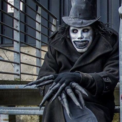 Pin By Belinda Sampson On Horror Scary Halloween Costumes Scary Halloween Babadook