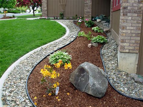 25 gorgeous small front yard landscaping ideas with rocks and mulch stone post gardens