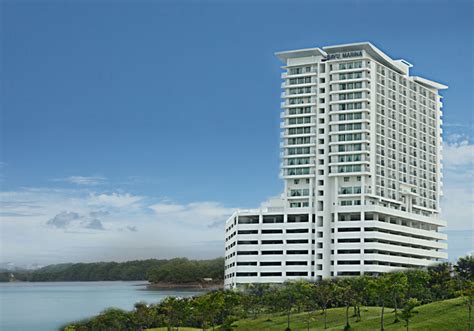 Bayu marina resort settled in the hearth of the central district of johor bahru, offering one of the best locations of the city, this accommodation is within 5 km of ksl city mall, holiday plaza and plaza pelangi. Bayu Marina Resort : Johor Bahru Accommodations Reviews